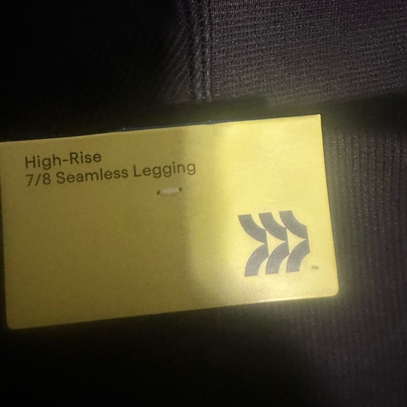 All in Motion Black Seamless 7/8” Leggings  NWT Size Large - Picture 6 of 7